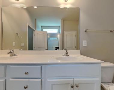156 Lakemont Drive - Photo Thumbnail 8