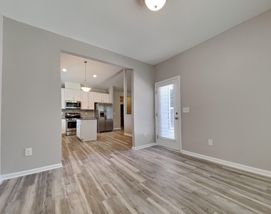 156 Lakemont Drive - Photo Thumbnail 4
