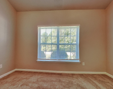 156 Lakemont Drive - Photo Thumbnail 6