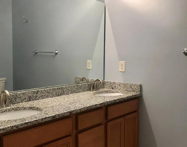 9820 Grettle Court - Photo Thumbnail 12