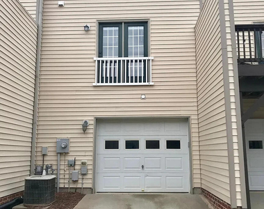 9820 Grettle Court - Photo Thumbnail 15