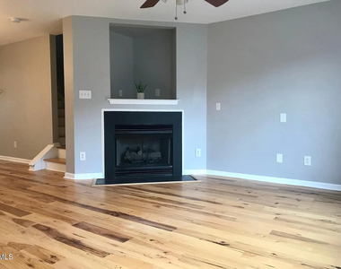 9820 Grettle Court - Photo Thumbnail 2