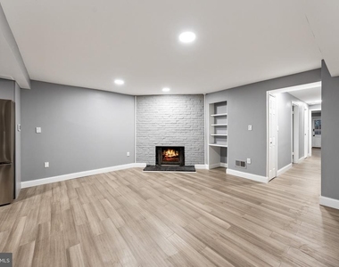 313 F Street Ne - Photo Thumbnail 3