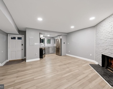 313 F Street Ne - Photo Thumbnail 4