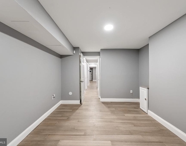 313 F Street Ne - Photo Thumbnail 11