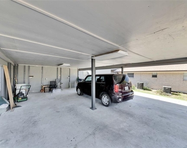 1903 Woodland Ave - Photo Thumbnail 18