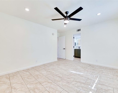 1903 Woodland Ave - Photo Thumbnail 10