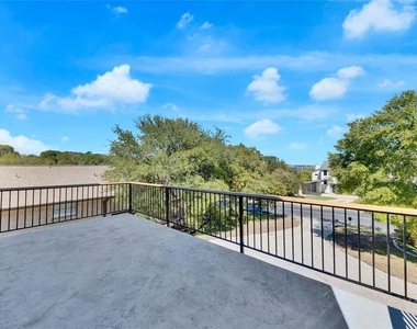 1903 Woodland Ave - Photo Thumbnail 2
