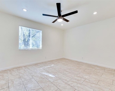 1903 Woodland Ave - Photo Thumbnail 15