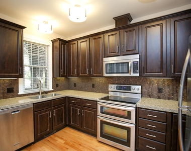 710 Parkham Lane - Photo Thumbnail 14