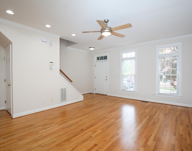 710 Parkham Lane - Photo Thumbnail 6