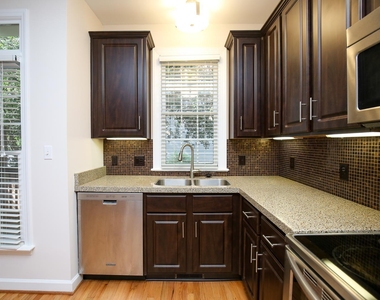 710 Parkham Lane - Photo Thumbnail 13