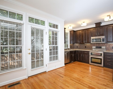 710 Parkham Lane - Photo Thumbnail 12