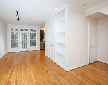 710 Parkham Lane - Photo Thumbnail 9