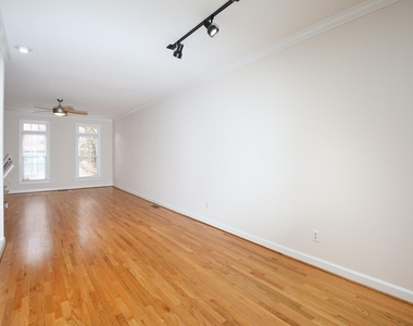 710 Parkham Lane - Photo Thumbnail 10