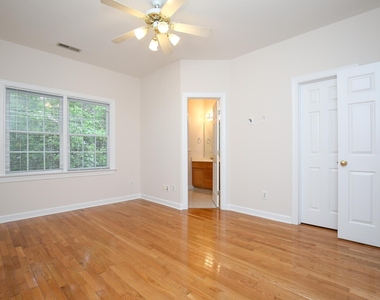 710 Parkham Lane - Photo Thumbnail 17