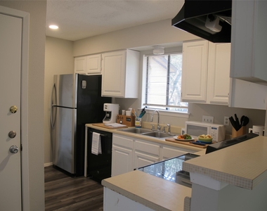 509 Algerita Dr - Photo Thumbnail 5