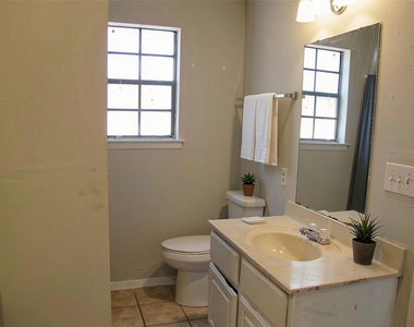 509 Algerita Dr - Photo Thumbnail 12