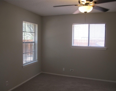 509 Algerita Dr - Photo Thumbnail 19