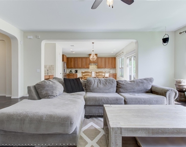 920 Autumn Sage Way - Photo Thumbnail 14
