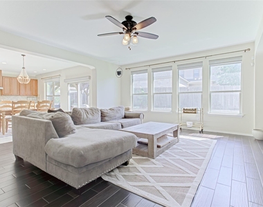 920 Autumn Sage Way - Photo Thumbnail 15