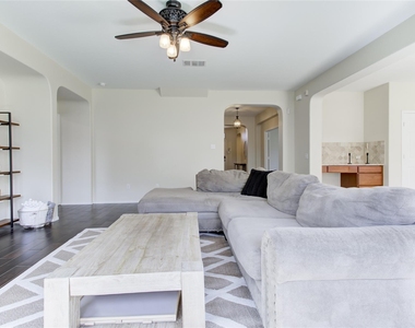 920 Autumn Sage Way - Photo Thumbnail 13