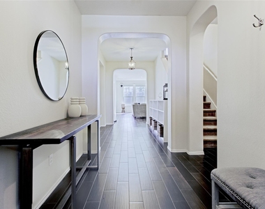920 Autumn Sage Way - Photo Thumbnail 6