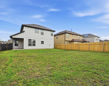 209 Noddy Rd - Photo Thumbnail 26