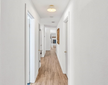 131 Dukes Dr - Photo Thumbnail 8