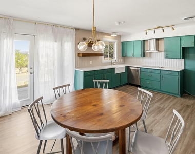131 Dukes Dr - Photo Thumbnail 4