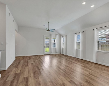 15342 Majestic Knight Dr - Photo Thumbnail 16