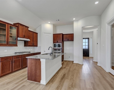 15342 Majestic Knight Dr - Photo Thumbnail 9