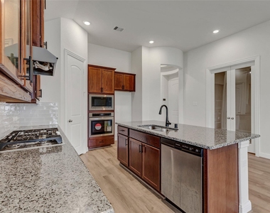 15342 Majestic Knight Dr - Photo Thumbnail 10