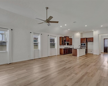 15342 Majestic Knight Dr - Photo Thumbnail 19