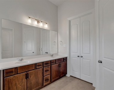 15342 Majestic Knight Dr - Photo Thumbnail 28