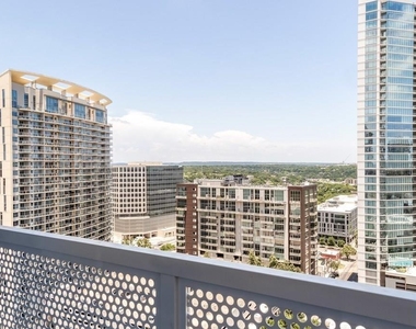 301 West Ave - Photo Thumbnail 8