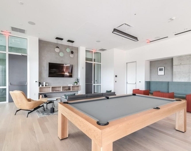 301 West Ave - Photo Thumbnail 12