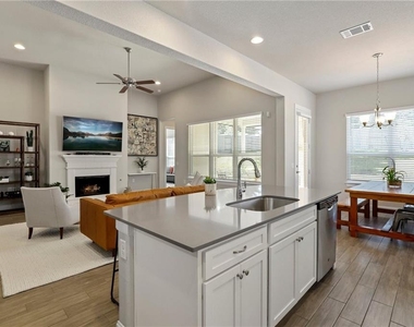 6905 Halesboro Dr - Photo Thumbnail 7