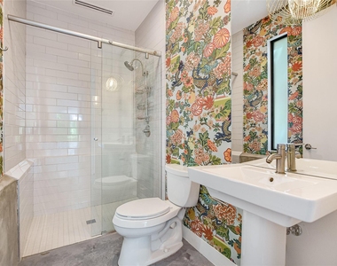 3801 Grayson Ln - Photo Thumbnail 6