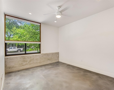 3801 Grayson Ln - Photo Thumbnail 9