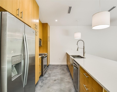 3801 Grayson Ln - Photo Thumbnail 3