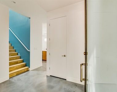 3801 Grayson Ln - Photo Thumbnail 4