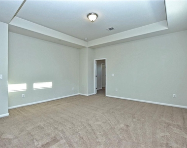 3240 E Whitestone Blvd - Photo Thumbnail 20