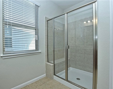 3240 E Whitestone Blvd - Photo Thumbnail 17