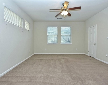 3240 E Whitestone Blvd - Photo Thumbnail 21