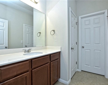 3240 E Whitestone Blvd - Photo Thumbnail 25