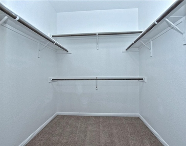 3240 E Whitestone Blvd - Photo Thumbnail 18