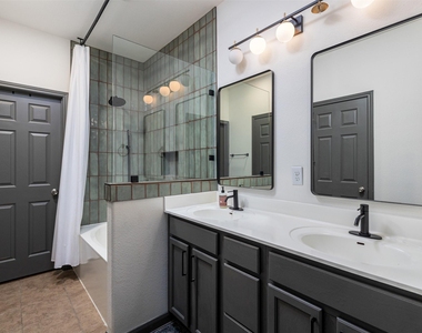 532 Lookout Tree Ln - Photo Thumbnail 15