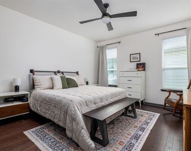 532 Lookout Tree Ln - Photo Thumbnail 13