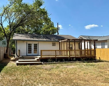 1123 Christie Dr - Photo Thumbnail 26